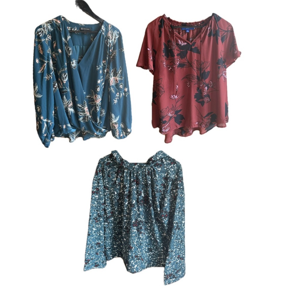 Elizabeth and James Blue Floral Relaxed Blouse